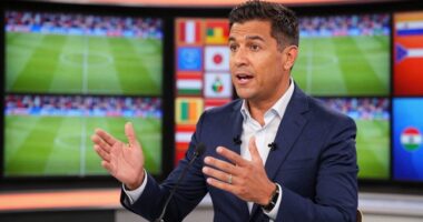 adapting commentary for audiences